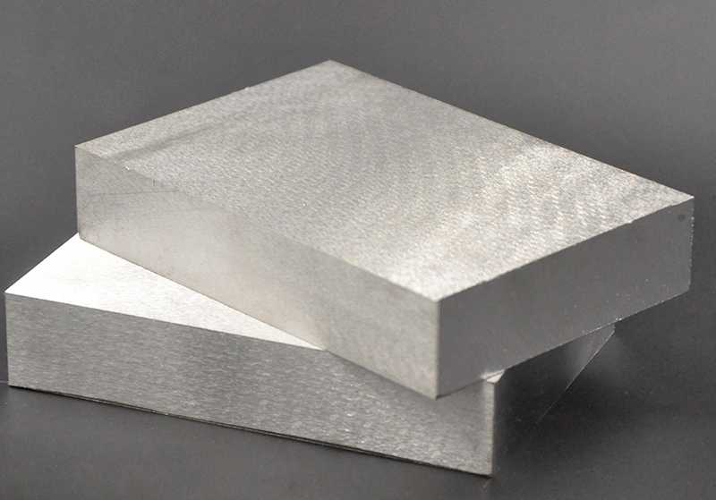 D2沖壓0.2~0.5厚不銹鋼汽車零件耐磨性不好，用什么模具鋼好？